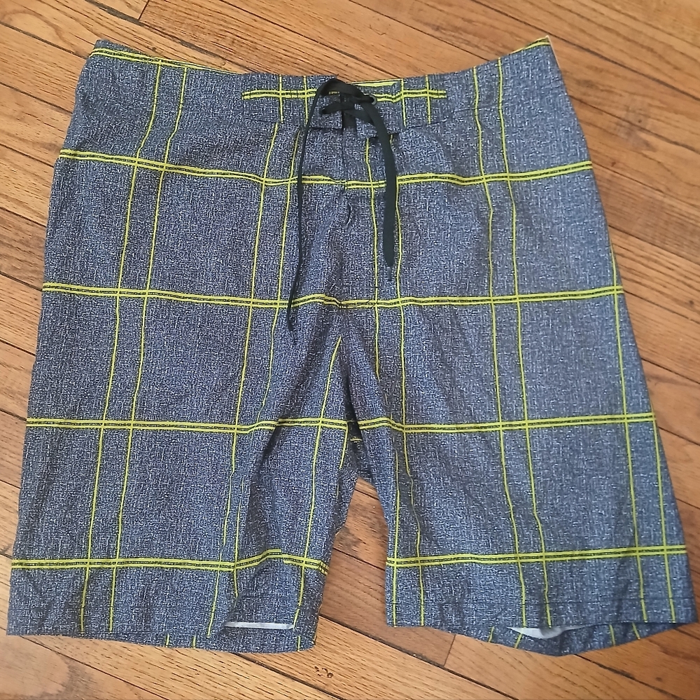 Old Navy - Men's Lightweight Yellow/Blue/White Swim Plaid XL Board Shorts. NWT